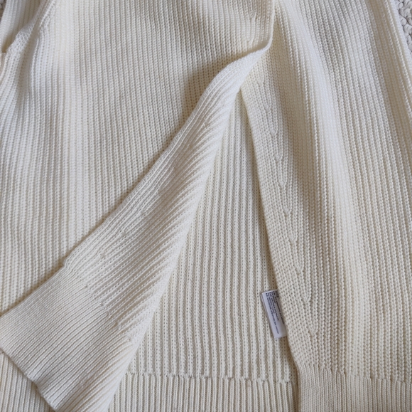 Banana Republic Split Front Sleeveless Sweater - Picture 4 of 5